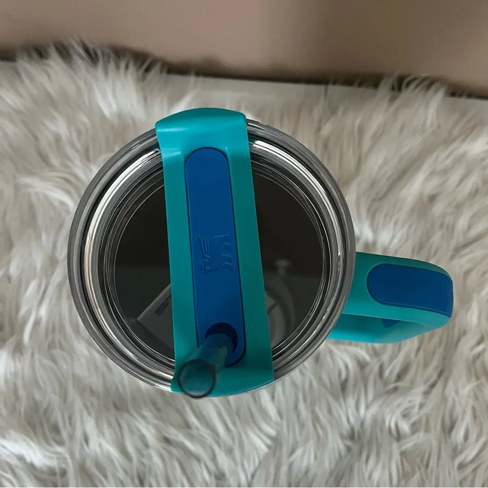 {Stanley} H2.0 FlowState Quencher Tumbler 40 oz in Aquamarine - NWT